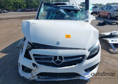 2015 Mercedes-Benz C 300 4Matic/Luxury 4Matic/Sport 4Matic из США, поврежденный, VIN 55SWF4KB8FU033271